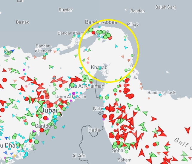 Current marine traffic in the Strait of Hormuz. ⬇️

Nothing is moving through (Yellow circle).

What normally passes through there each year?

• 20% of global oil supply
• 23% of global natural gas
• 30% of global chemical fertilizers

That’s not a regional chokepoint. That’s