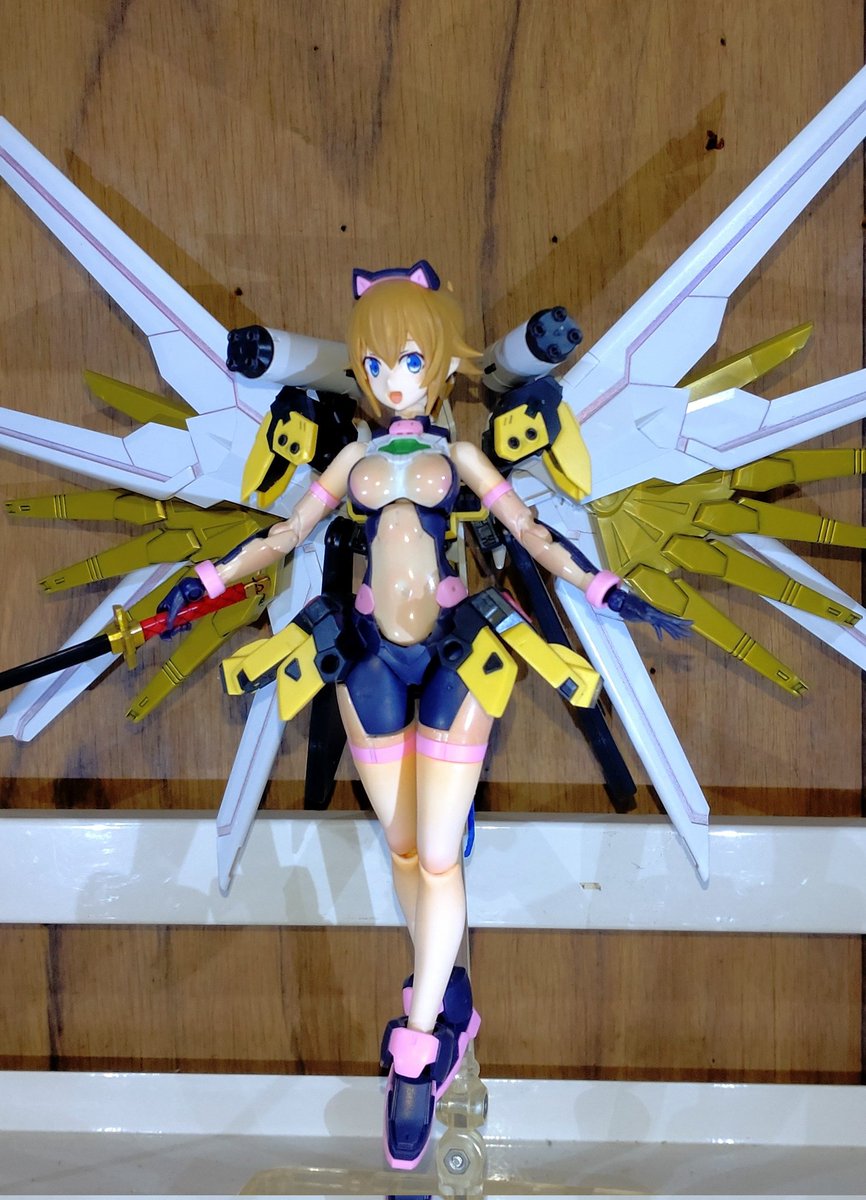 RT→ウェザリングマスターH君には常々お世話になってます、はい(⁠*⁠'⁠ω⁠`⁠*⁠) 