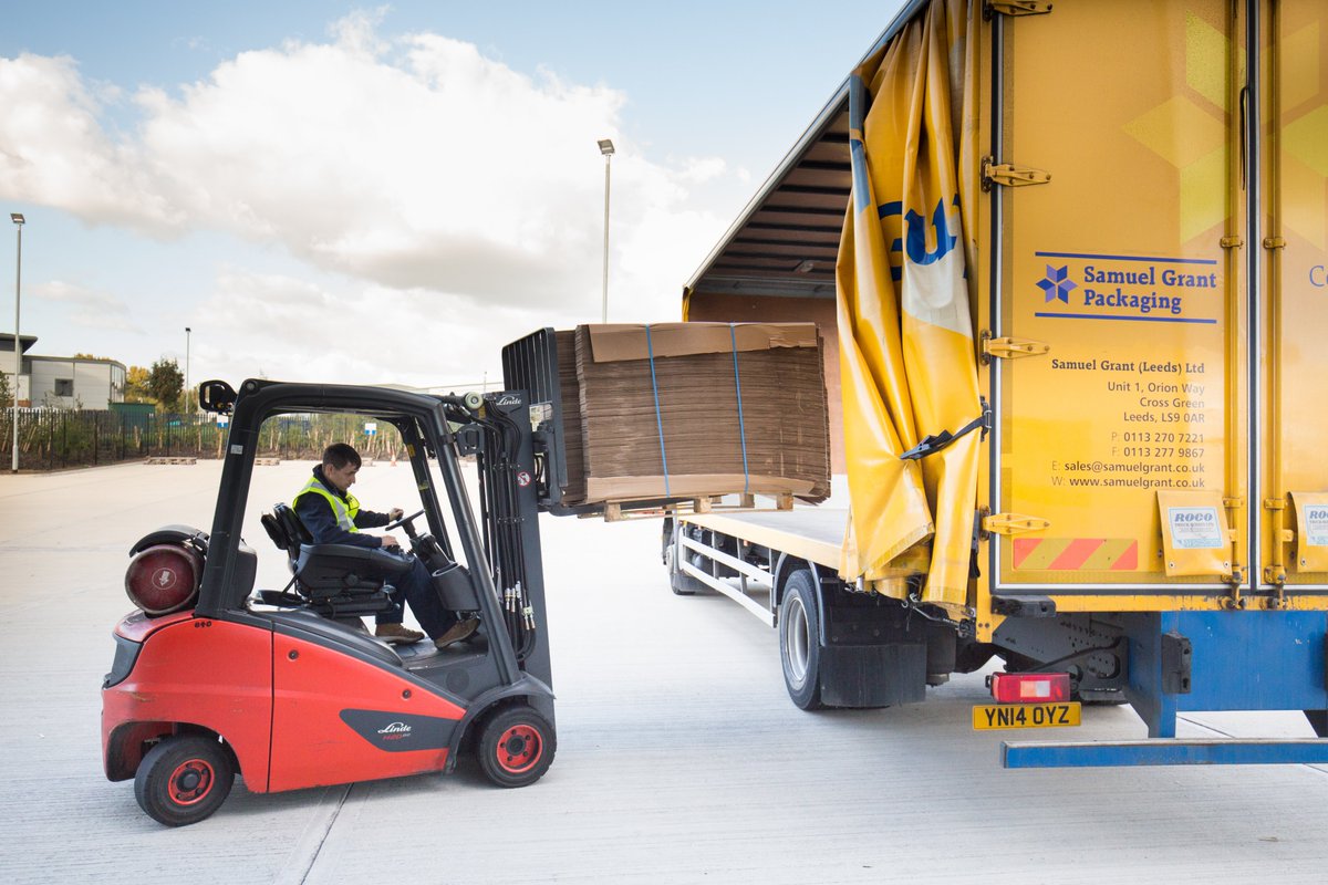 grantspackaging's tweet photo. Our customers trust us to keep their operations running smoothly.​
 
And that's exactly what we do.✅
 
We hold extensive stocks across our regional warehouses and operate our own fleet of vehicles, allowing us to offer flexible, next-day delivery.🚚 https://t.co/MNoxrELre5