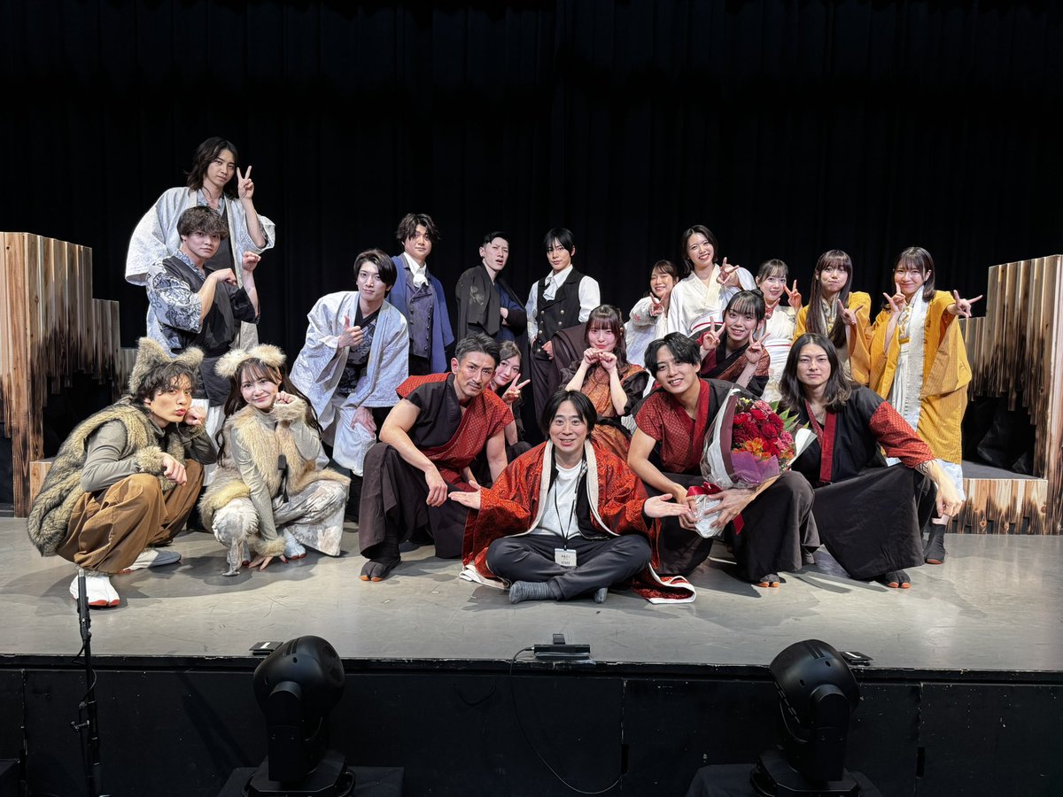 _ayase_ayase's tweet photo. 舞台『権乱業火〜黎明の灯火〜』
無事全公演終了いたしました。

この権乱業火という作品に出会い
この作品をきっかけに出会えた方が沢山。
観てくださる皆さんの声が
毎公演の励みになっていました。
本当に本当に幸せすぎる権乱期間。

関わってくださった
全ての方々に
感謝の気持ちでいっぱいです。
本当にありがとうございました！

　　　　　　　　　　　雷電役／彩世