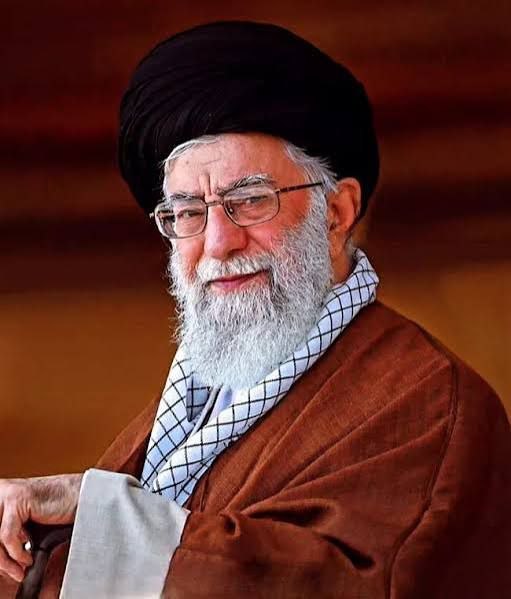 به آرزوت رسیدی ...آقاجان
حالا ما چه کنیم با دنیای بدون تو؟💔
#یا_منتقم 
#ندر_په_ایران