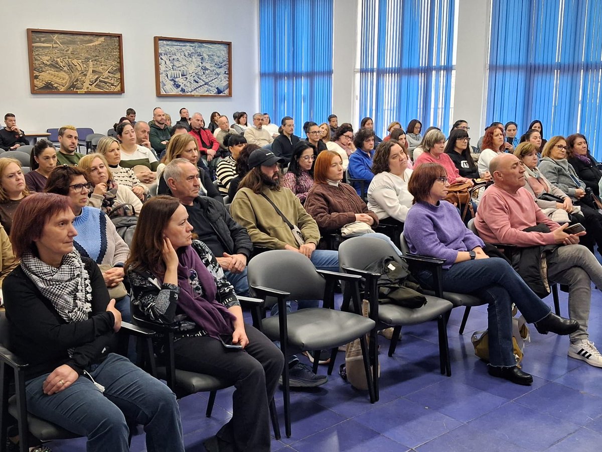 ccoopv's tweet photo. 🟣@CCOORiberaSafor denuncia la persistència de les bretxes de gènere i reclama apuntalar els assoliments aconseguits.
🎙A l'assemblea ‘El poder de les dones, #PoderQueConstrueix’, s'han concretat reivindicacions i propostes per a una igualtat real.
🔗https://t.co/S2p2driw9H https://t.co/kOD1TfKgDA