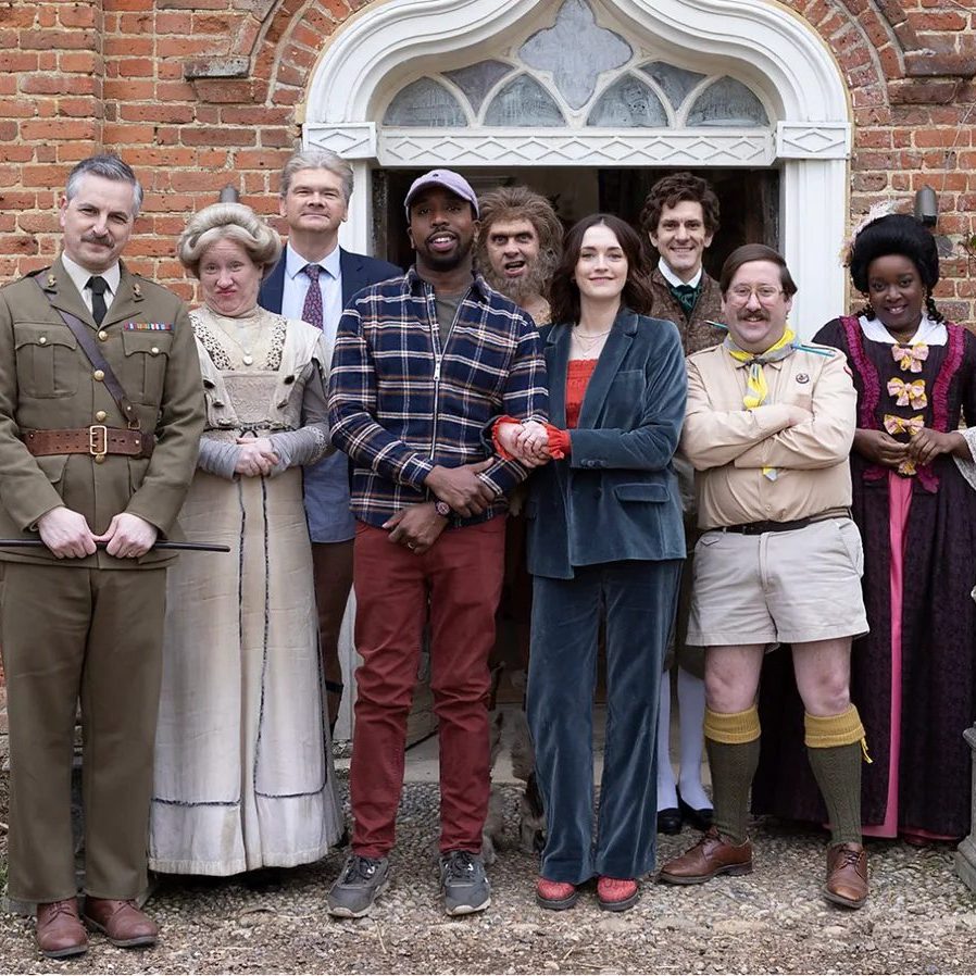 Tatlermagazine's tweet image. West Horsley Place, the filming location for #Ghosts' Button House, has some ghosts of its own, with Marquesses, Earls, and MPs calling it their home throughout its 600-year history. Queen Elizabeth I even stopped by.
tatlermagazine.visitlink.me/BOaXMQ