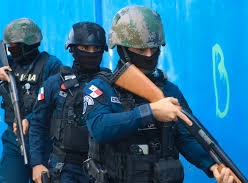 Me gustaría que un policía encapuchado se pasa de la raya con alguien por estar así, eso si esta bien <a href="/DinoskaDinoska/">Dinoska Montalvo</a> <a href="/AlvaroAlvaradoC/">Alvaro Alvarado - Noticias 180 Minutos/ Sin Rodeos</a>