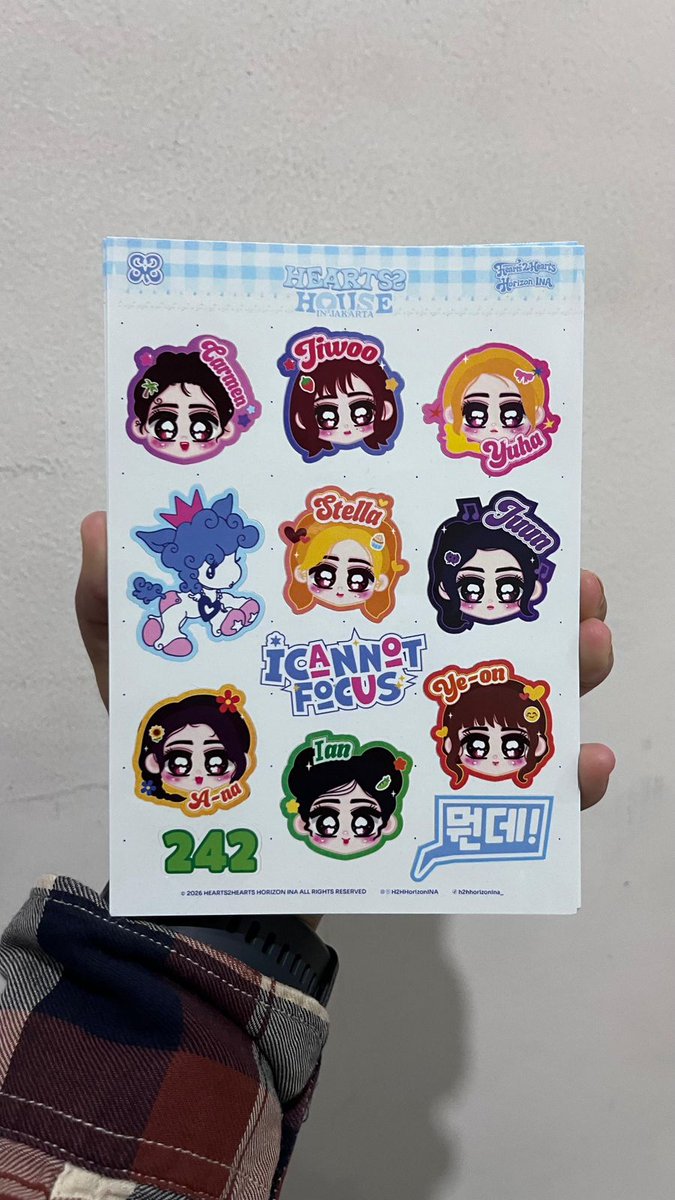 H2HHorizonINA's tweet photo. S2u🩵🩵 ! (Dengan nada carmen🤭)
Siapa yang kemaren udah nungguin preview fankit kita yang lain?. Nih etmin spill betapa kece dan kiyowo nya hasilnya. Jangan sampai menyesal ,karena hari ini kita open order terakhir. Jangan sampai menyesal karena belum keep fankit exclusive kita!
Yuk, langsung amankan fankit kamu sekarang juga!🩵
🔗 https://t.co/uFokeD1n0g

Seluruh keuntungan penjualan fankit akan digunakan untuk fan project kita bersama.
Terima kasih atas partisipasi dan dukungannya, S2U🥰🩵
💙
@H2HHorizonINA 
Medpart :
@h2h_votes @Hearts2INA @translatingH2H 
@H2HCARMEN_INA 
@HachuHypeHouse @ukh_tami @yerisgood @yellowchipsz @dinohijiu @tang__kira

#Hearts2Hearts #하츠투하츠 #H2H #HEARTS2HOUSE #Hearts2HeartsinJAKARTA #HEARTS2HOUSEinJAKARTA