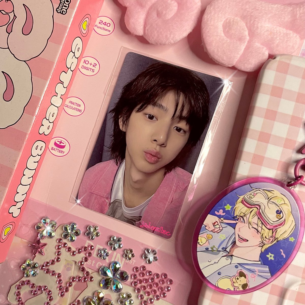 jakeonhoc's tweet photo. ⟡ ݁₊ . happy (late) mails ‼️

pinky juju pout 💗˖° 𐙚🎀ʺ̤⊹🍡◟꙳🌸. https://t.co/oYIExeD7iD
