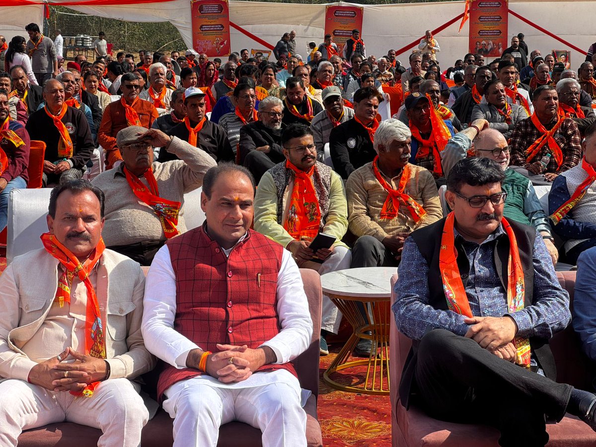 ranvirtanwarbjp's tweet photo. आज छतरपुर विधानसभा में छतरपुर JVTS गार्डन व गांव घिटोरनी में आयोजित हिंदू सम्मेलन के कार्यक्रमों में हिस्सा लिया। https://t.co/tvjAT2LuN0