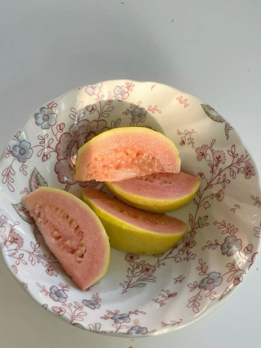 lavenderderya's tweet photo. fruit bowls https://t.co/gCjOW8rQt0