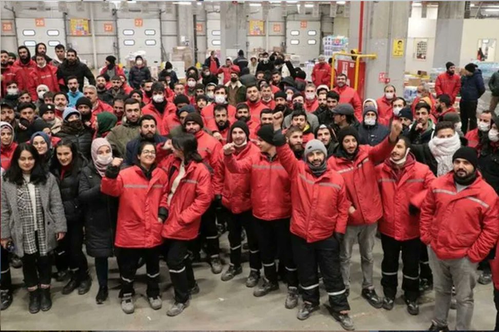 Migros'un işe iadesini kabul etmediği işçiler soL'a konuştu: 'Bir kişi dahi geride bırakılmayacaktı'

Migros Depo Direnişi kazanımlarla sonuçlansa da öncü 73 işçinin işe iadesi kabul edilmedi. Sendikanın sözlerine rağmen kara listeye alınıp pazarlık konusu edildiklerini belirten