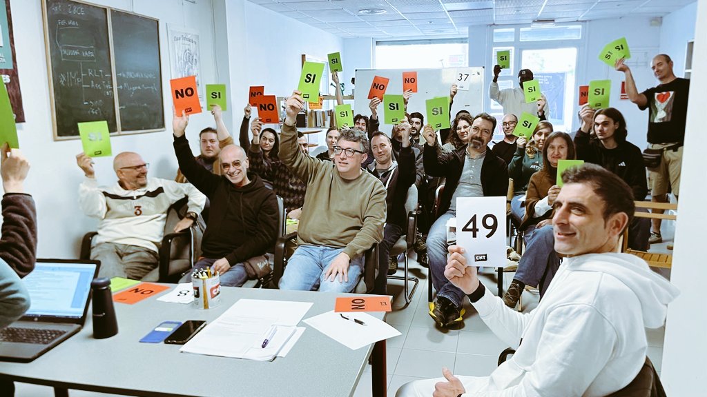 CNTValles's tweet photo. 🔴⚫ Ahir vam celebrar la nostra IV Assemblea General Anual amb molta força.

Fem balanç de la feina feta els darrers dos anys i planifiquem el proper curs sindical per seguir lluitant contra la explotació i per la llibertat ✊💪🙆

#JuntesSomMésFortes

https://t.co/6mCfthm5Nt https://t.co/4QkIuzZnSb