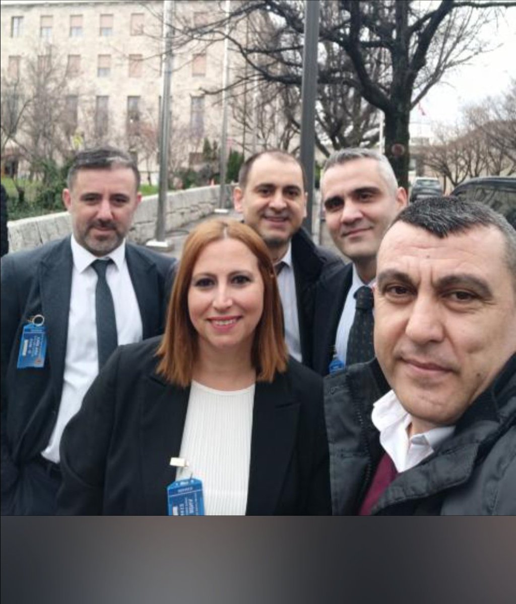 bybekir06's tweet photo. Adaletin ve eşitliğin sağlanması için tek ve kalıcı çözüm herkes için KADEME bekliyoruz.

#HakHukukKademe https://t.co/1IrSc3nUWJ