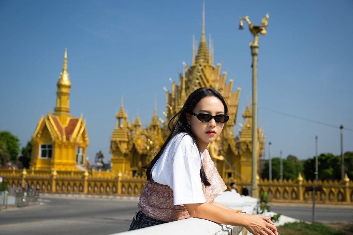 สส ไอซ์ ไปถ่ายรุป ใส่สไบใส่ยีนส์จับมิกแอนด์เมทกับเสื้อยืดเกงยีนส์ที่จังหวัดพิษณุโลกอย่างเท่อ่ะ แล้วน่ารักกกเว้อออ 🥹💕✨