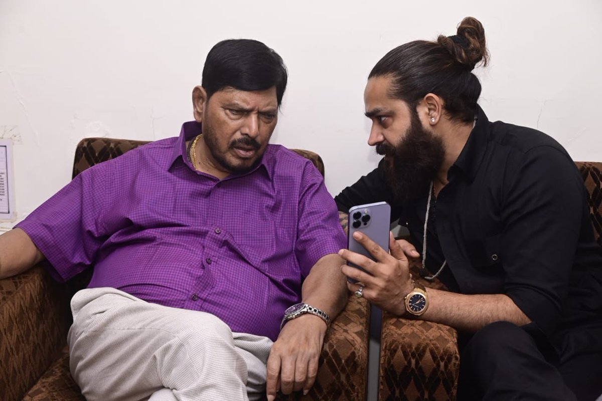 RamdasAthawale's tweet photo. मेरे प्रिय मित्र एवं महाराष्ट्र महिला सचिव, रिपब्लिकन पार्टी ऑफ इंडिया की आदरणीय संगिता कपूर जी के जीवनसाथी, संवेदनशील एवं प्रतिष्ठित मुंबई के व्यवसायी श्री गौरव शर्मा जी को जन्मदिन के इस पावन अवसर पर मेरी ओर से ढेरों शुभकामनाएं।@Sango0709 https://t.co/Vanjzwdnuq