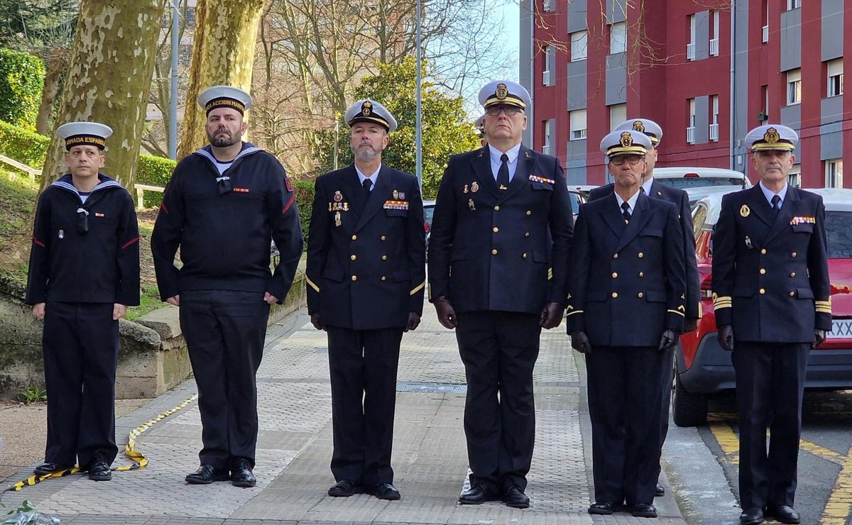 Armada_esp's tweet image. 📅Ayer rendimos homenaje a la memoria del  TN Aureliano Rodríguez Arenas, asesinado en #Guipúzcoa el 1 de marzo de 1990.

🕊️Su memoria sigue viva en el honor, el #servicio y el compromiso de quienes no olvidamos. 

Descanse en paz.

#SomosLaArmada