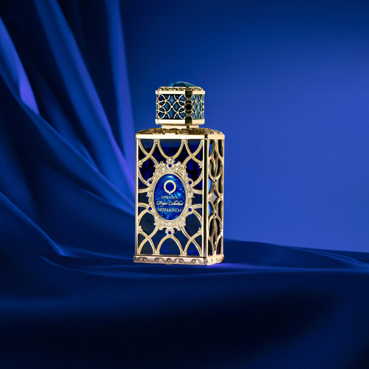 Monarch isn’t just a fragrance, it’s the feeling of stepping into yourself. 💫

When will you let Monarch define your moment?
bit.ly/Royal-monarch

#OrienticaPerfumes #LuxuryPerfume #PerfumeLovers #scentoftheday #perfumeaddict #royalcollection #monarch #royalmonarch
