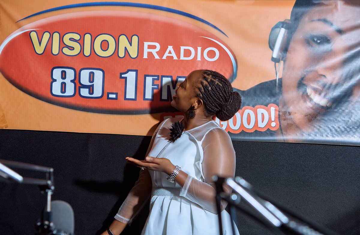 visionradio891's tweet photo. Hello March @RoseBatunga91 Is Back Again With Your Feel good Vibe 
Where Are You Tuned From?
#Awesomepresenter 
#VisionBaseWithRoseB 
#FeeGoodStation. 
🥰🥰🥰 https://t.co/eF0kyJwJNP