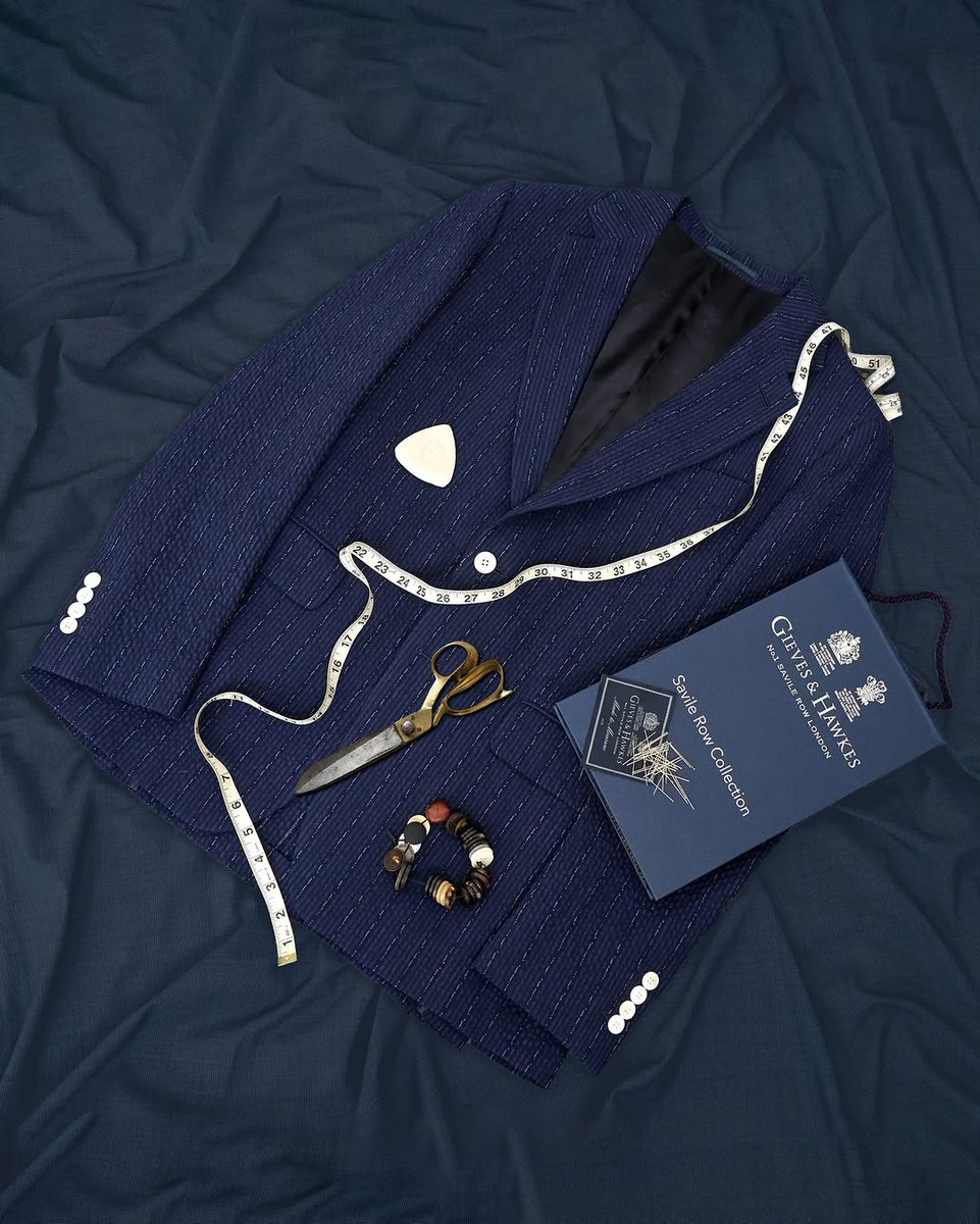 A perfectly tailored suit is a statement of confidence and precision.

At <a href="/GievesLondon/">Gieves & Hawkes</a>, over 200 years of Savile Row craftsmanship live on through exceptional Made-to-Measure and Bespoke services.

Discover timeless elegance at 1 Savile Row.