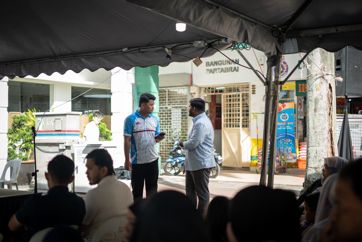 Kau famous doh <a href="/yuveraaaj/">راج</a> . Aku dah boleh claim kau kawan aku ke belum ?