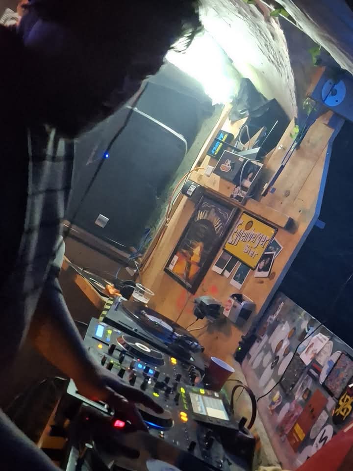 BernhardRedl's tweet photo. Vinyl only 🤠🔥🍄🍀🍄🥂 https://t.co/g4cM0PqERm