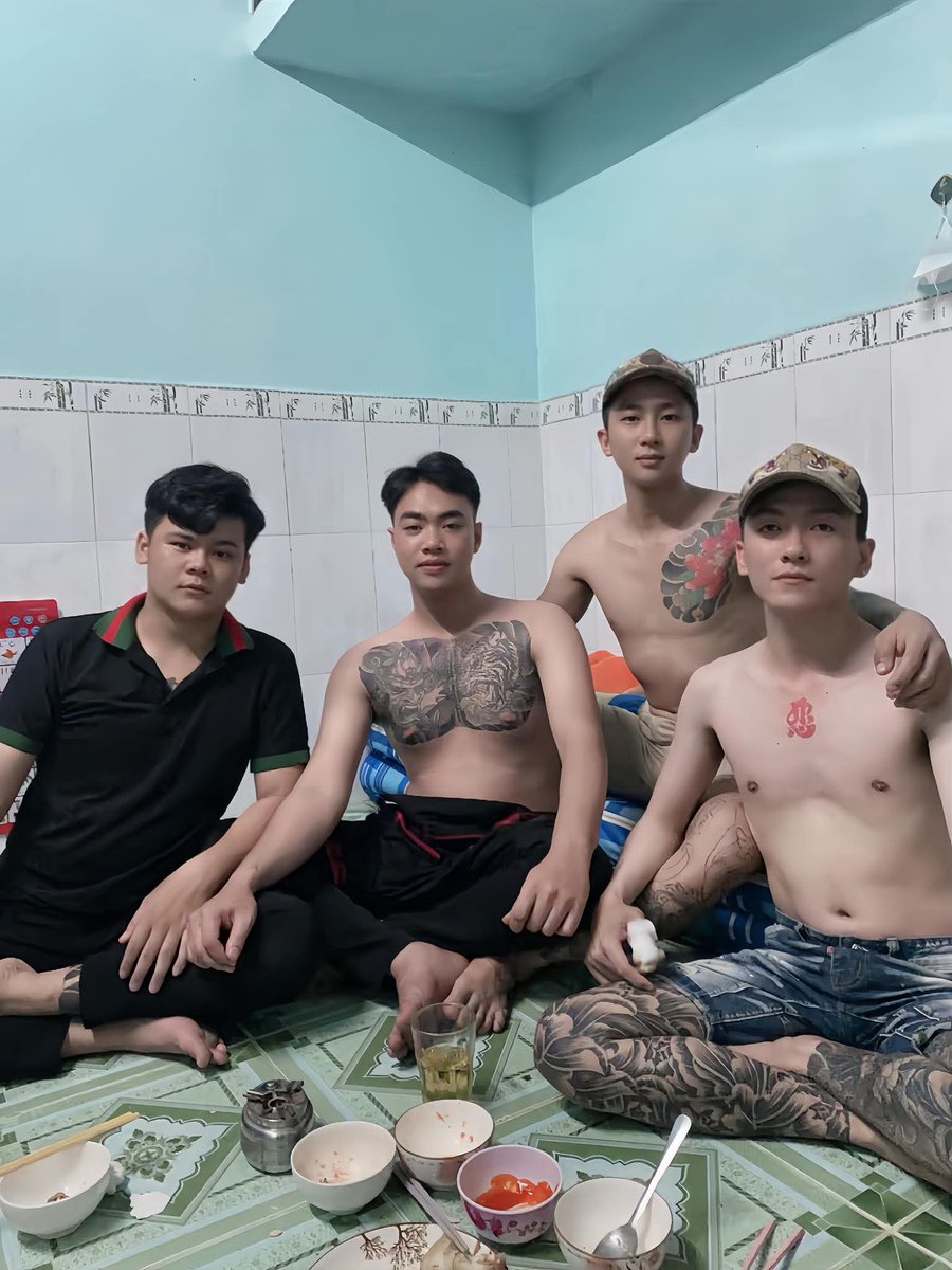 Duy tweet media