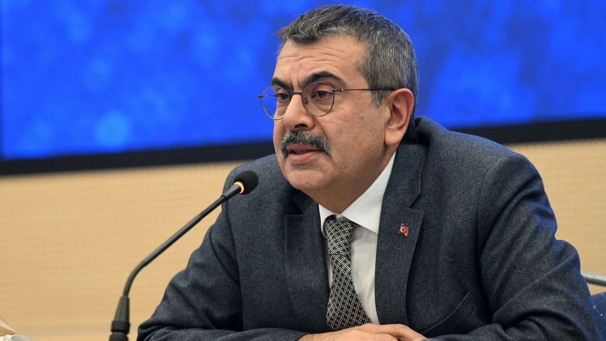 🗣️ Milli Eğitim Bakanı Yusuf Tekin:

- "Ramazan genelgesinden, mezarın başında rakı içmeyi Anadolu kültürünün bir parçası sayan insanlar rahatsız oldular maalesef."