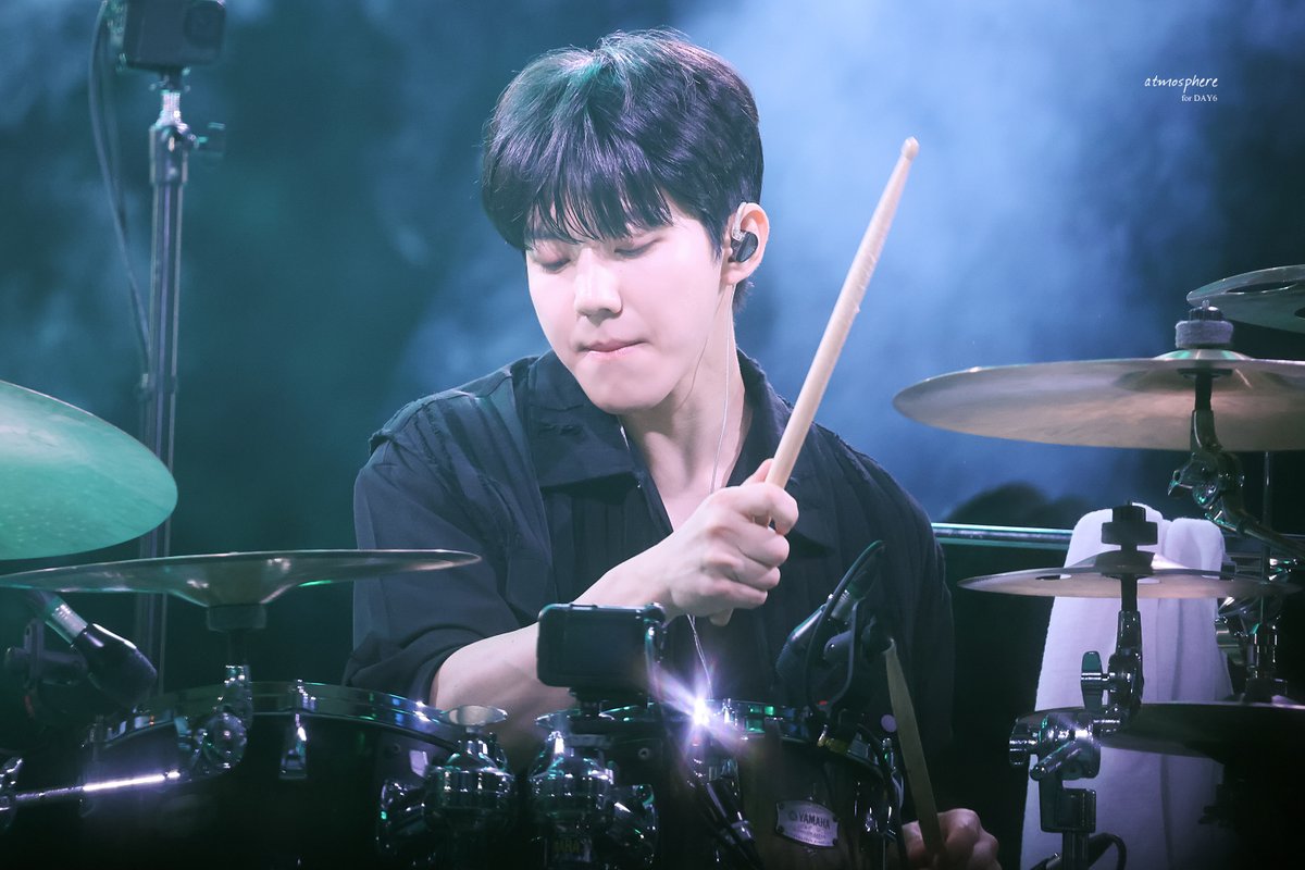 250511 FOREVER YOUNG FINALE in SEOUL   

#DAY6 #데이식스 #도운 #Dowoon
