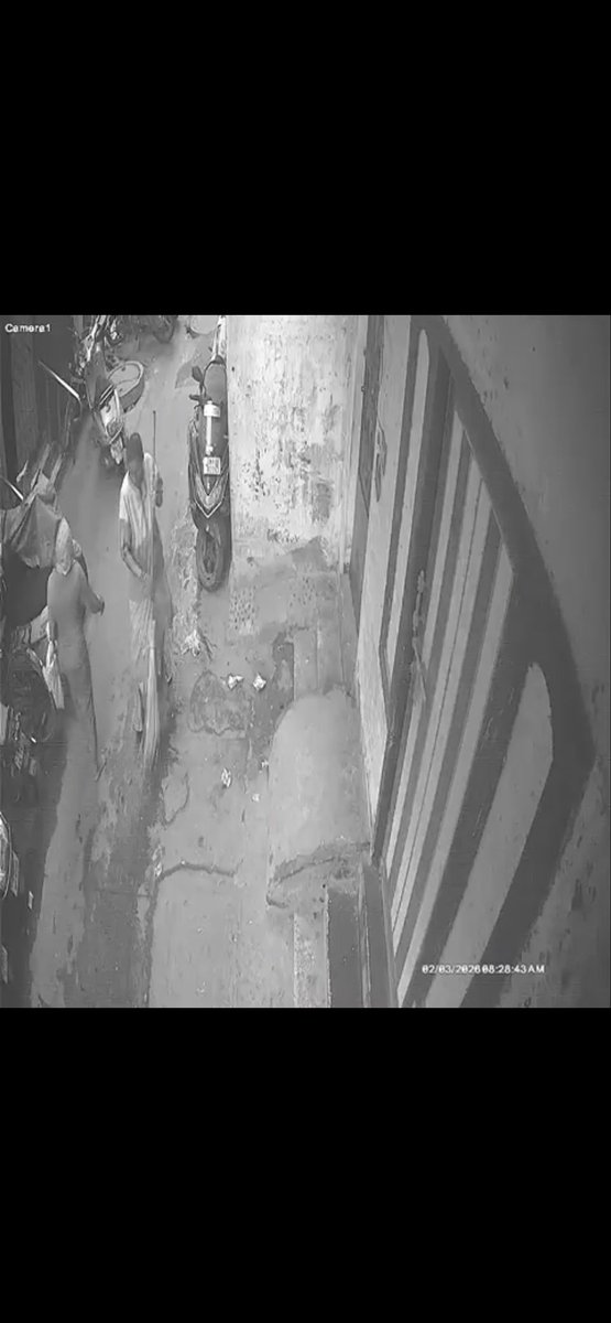 Nicktom19's tweet photo. @chennaicorp Sir my area is chepauk and locality is chepauk , street is Mukhtarunissa Begum street 5th lane. Everyday the sweeper lady dumps the street litter in front of our house and doesn’t pickup. Also the garbage auto is parked in front of our gate https://t.co/RpXBc3p2Zd
