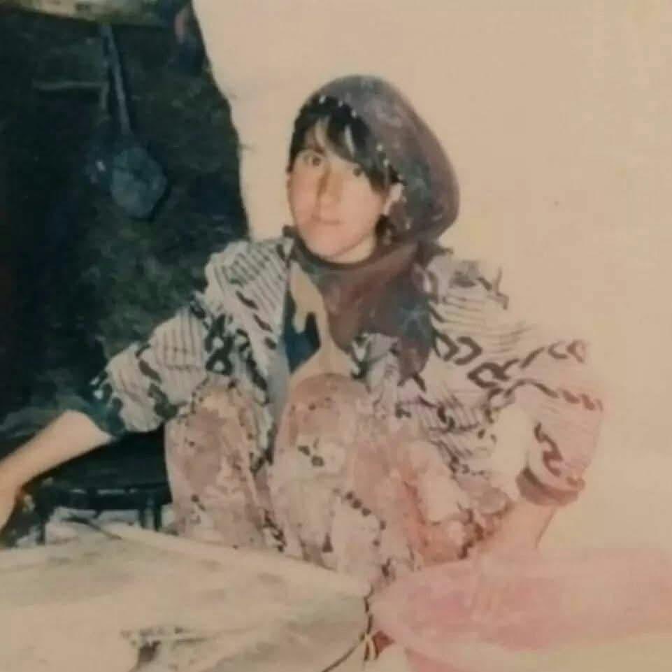 ‼️ Tarih 9 ekim 1993 Tunceli Çemişgezek Doğan Köyünde haraç vermedikleri için aynı aileden Veli Kahraman, Zeynep Kahraman ve Meral Kahraman PKK terör örgütü tarafından kurşuna dizildi.

Veli Kahraman 50 kadar teröristin karşısına çıkıp ''Kızlarıma dokunmayın Yezitoğlu Yezitler,