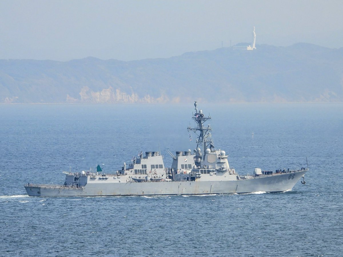 🇺🇸米海軍ｲｰｼﾞｽ艦「ｼｬｳﾌﾟ (Shoup, DDG-86)」が浦賀水道を南下(UW)