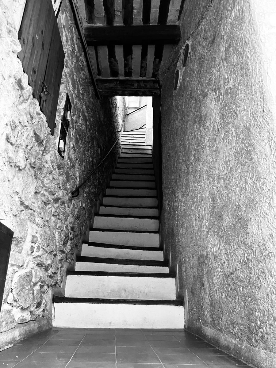 iancampbell251's tweet photo. #monochromemonday
#blackandwhitephotography
#stairs at the old town of Villefrance
#visitnice https://t.co/8UaVFYxYNU