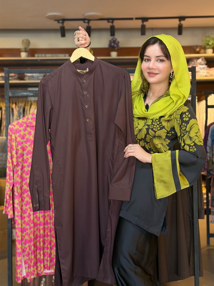 Rabipirzada's tweet image. حیا بائےرابی لے کر آیا ہے مردوں کے لیے شلوار قمیض وہ بھی  40٪ ڈسکاؤنٹ کے ساتھ! اس عید اسٹائل بھی، آرام بھی اور بچت بھی —کیونکہ اصل مزہ تو تب ہے جب لک بھی پرفیکٹ ہو اور آفر بھی زبردست ہو جلدی کریں اور اپنی عید کی تیاری مکمل کریں حیا بائےرابی کے ساتھ! 
#HayaByRabi #EidCollection