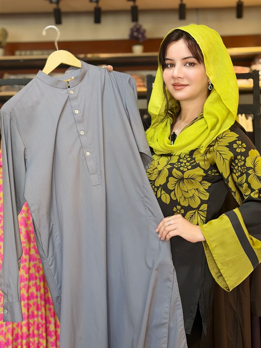 Rabipirzada's tweet image. حیا بائےرابی لے کر آیا ہے مردوں کے لیے شلوار قمیض وہ بھی  40٪ ڈسکاؤنٹ کے ساتھ! اس عید اسٹائل بھی، آرام بھی اور بچت بھی —کیونکہ اصل مزہ تو تب ہے جب لک بھی پرفیکٹ ہو اور آفر بھی زبردست ہو جلدی کریں اور اپنی عید کی تیاری مکمل کریں حیا بائےرابی کے ساتھ! 
#HayaByRabi #EidCollection