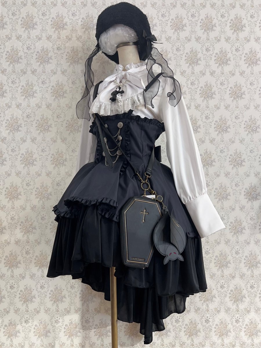 ✨MARBLE ✨ おすすめアイテム エンブレム飾りチェーン付きハイ