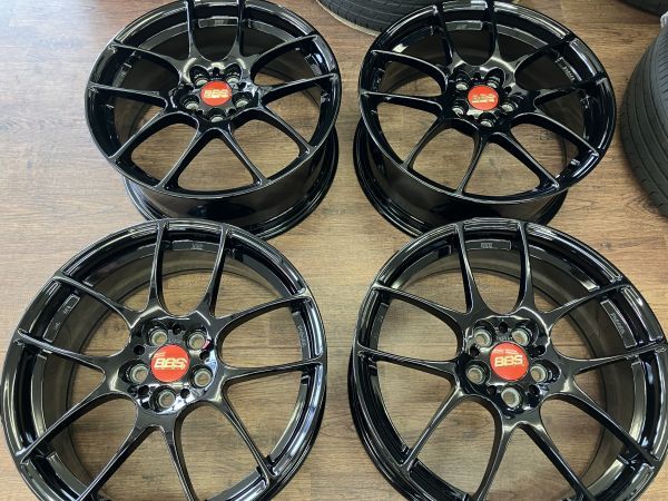 YOKOHAM70088698's tweet photo. 仕上げ済み!! 鍛造 BBS RF (RF507)!!

再塗装済！！綺麗な状態です！！

#BBS
#鍛造
#FORGED
#PCD100
#プリウス
#カローラ
#86
#BRZ
#インプレッサ
#17ｲﾝﾁ
#ホイールのみ
#横浜ガレージ館 
#綾瀬S.I.C.店

当店直販サイト：https://t.co/C8B42bfHUk
Yahooオークション：https://t.co/1PSDCYXviF https://t.co/8wNxFkUjjK