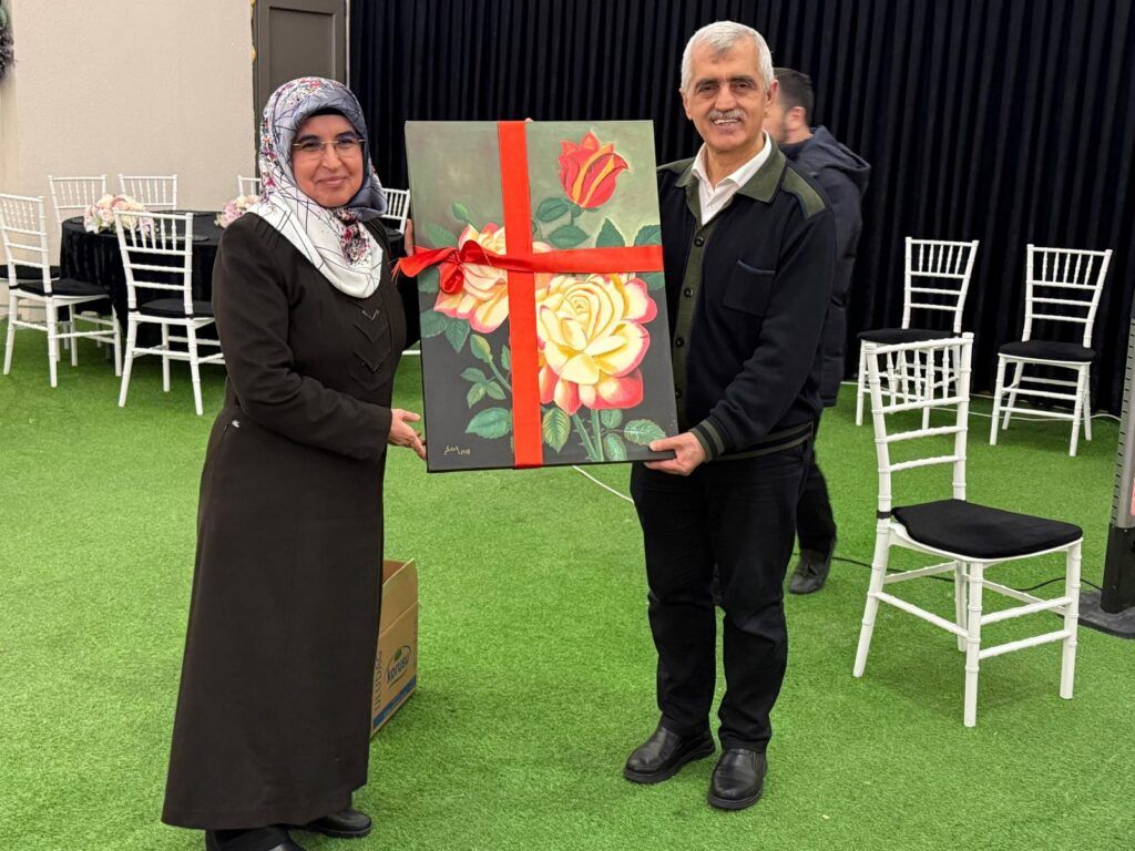 Gergerlioğlu, Bursa’da KHK’lılarla iftarda buluştu

velev.press/gundem/gergerl…