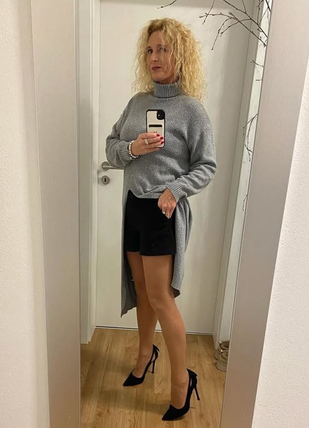 MilfPaulinka's tweet photo. Znajde tu jakiegos mlodego ogiera? Mam 48 lat https://t.co/zuneqCEPBm