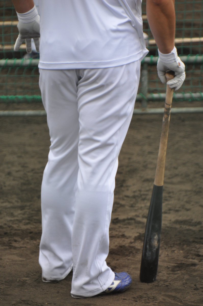 佇まいも美しい…✨ バッティンググローブはイーグルス時代の使ってるの