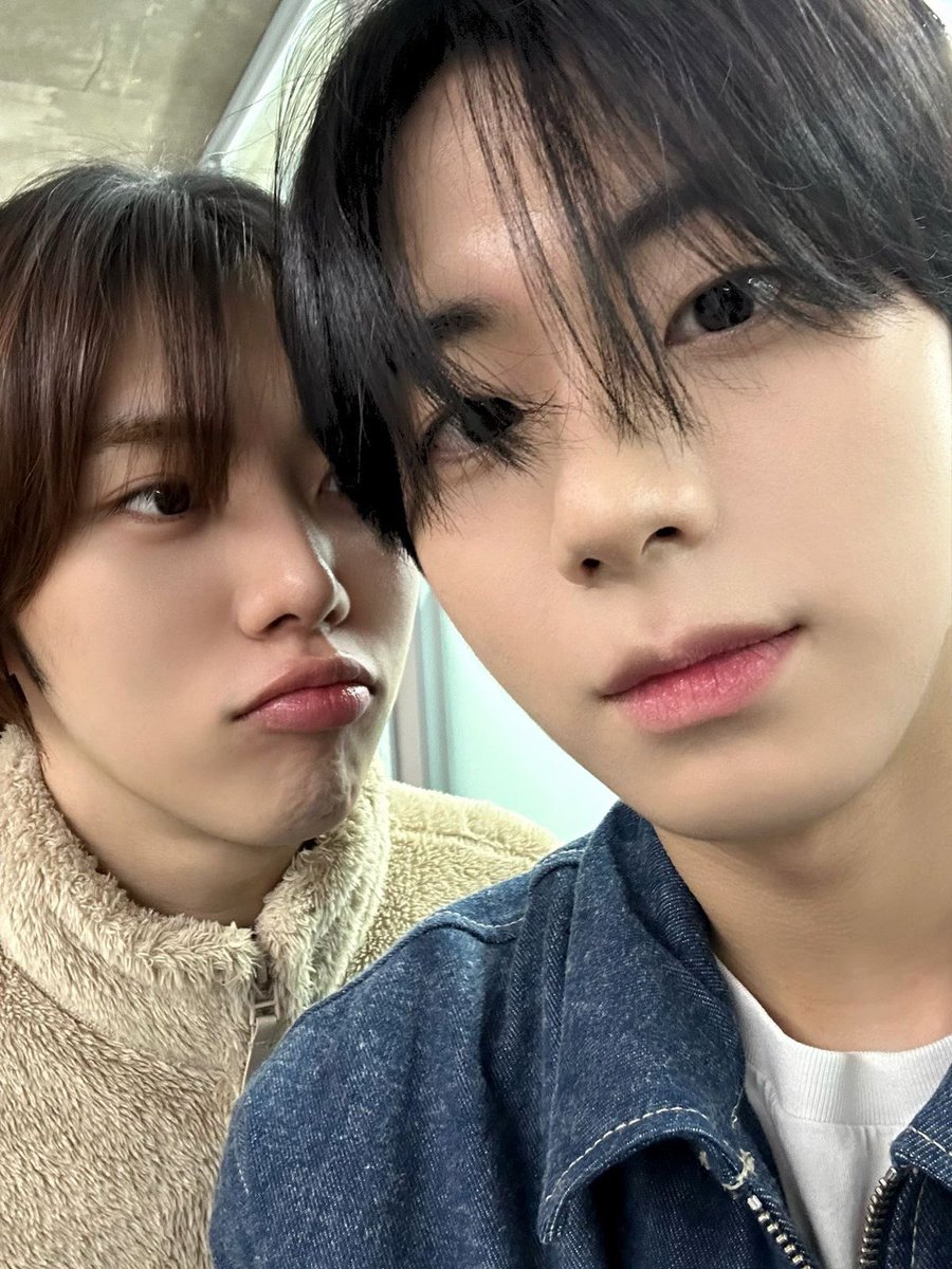 the way woowoongz doesnt even need pinterest entries bc their pics are so boyfriend-coded already??? 

im so mad