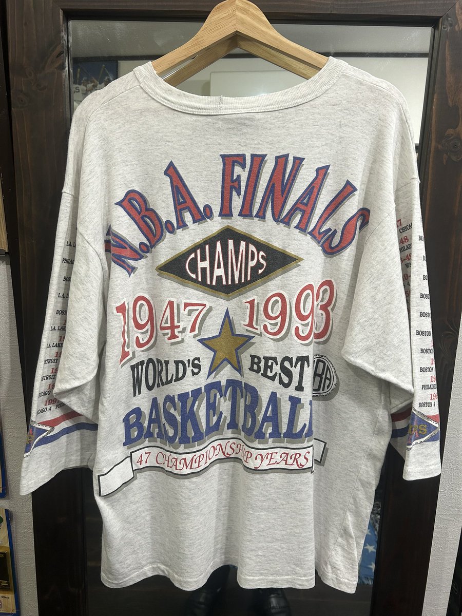 1993年シカゴ・ブルズのチャンピオン記念につくられた1着。 この