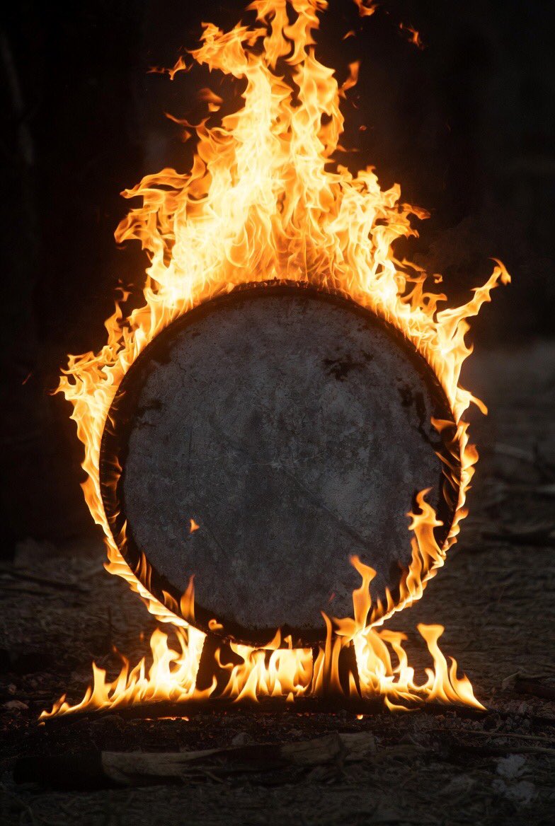 lingkaran setan di kantor bernama ketidakpercayaan

urusan trust sering jadi sumber konflik antara bos dan timnya. bos sibuk ngerjain ‘dirty work’, tim merasa ngga dipercaya

sebuah utas🧵