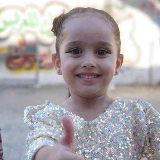 elonue's tweet photo. Farklı gülüşleri,
Pembe yanaklı,
İnci küpeli cennet serçelerini 
Aynı katile boğduran kahpeler !! 
Tahranda Zehra
Gazze’de Rim 
Haritada yerleri farklı olsa ne olur ! 
İkisi de Cennet toprağından.. https://t.co/OJsrG49ULE