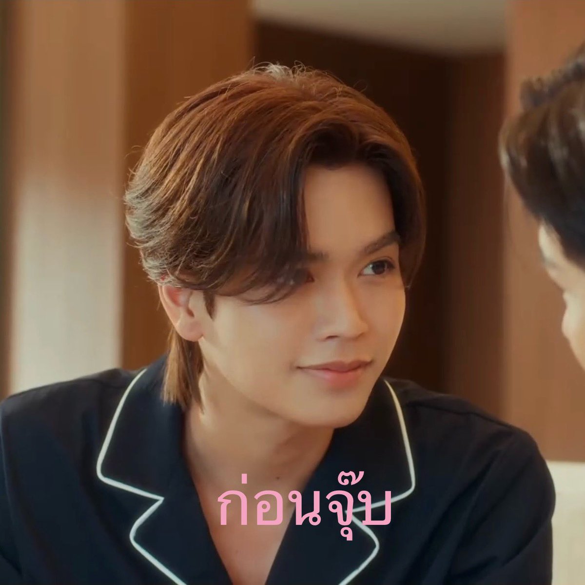 Alice0226166014's tweet photo. ปากปายบวมไปหมดแล้ว ทิม แช่จุ๊บแค่ไหนกันเนี่ย?🫣@jnnrrs 

#MyRomanceScammerEP5 https://t.co/PuZVY4UkLv