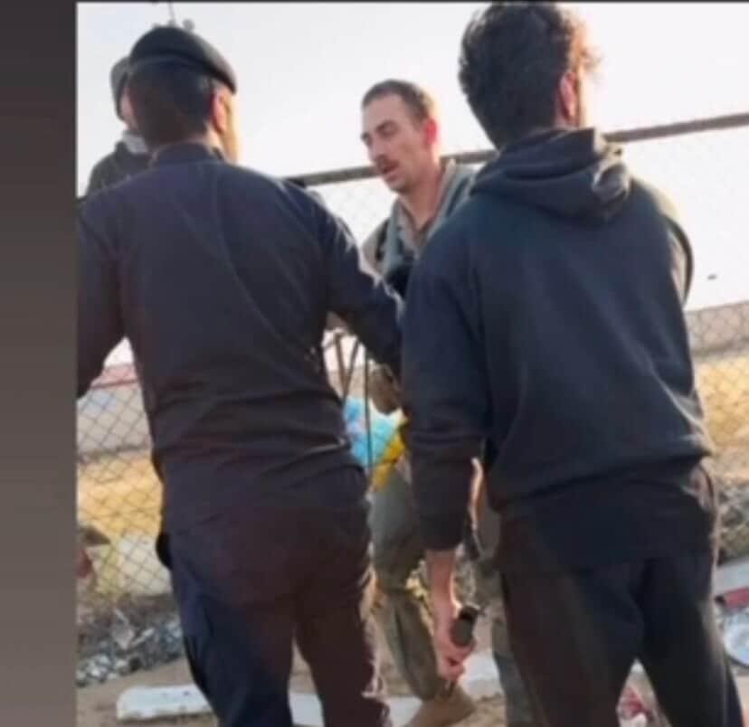 Umair214113's tweet image. U.S. aircraft crashed. Photos emerging from Kuwait today showed three different American pilots ejecting by parachute, suggesting that multiple aircraft were involved in the incident. One of the F-15 pilots was a woman.