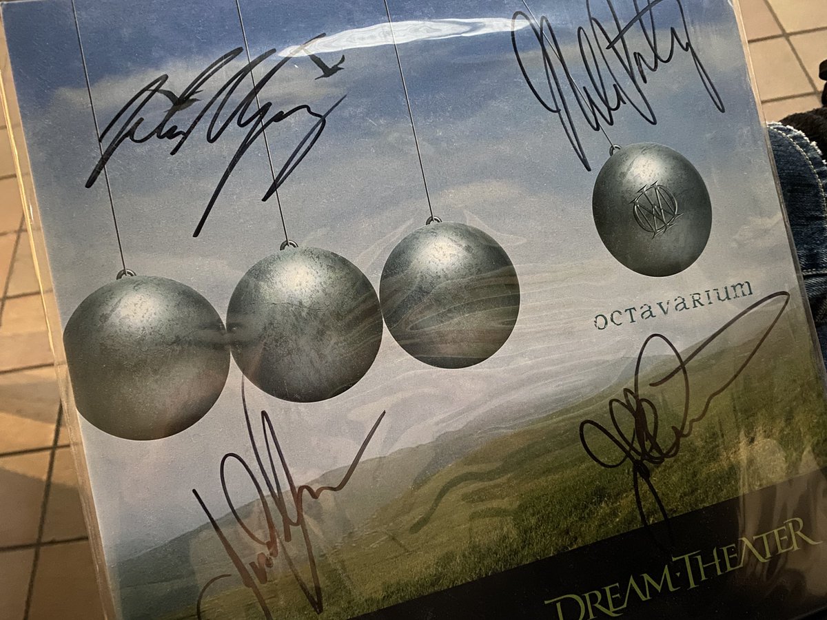 そんな事ってあるぅ？ DREAM THEATER 大阪VIP Upgradeのサイン会