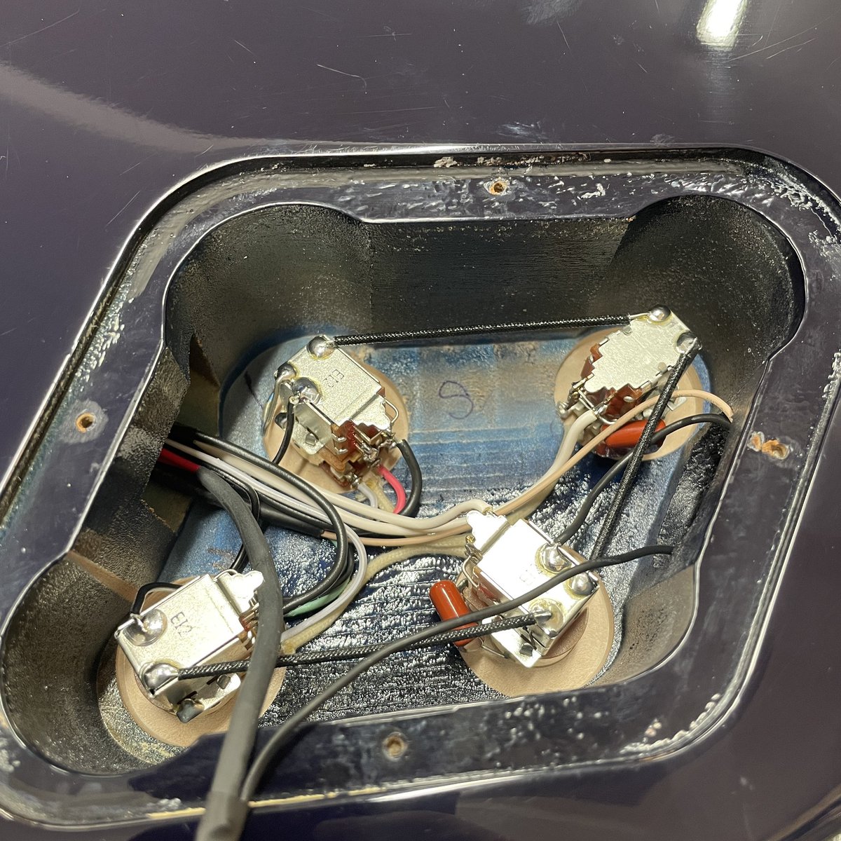 Gibson Les Paul Traditional ピックアップ交換のご依頼です。 Gibson