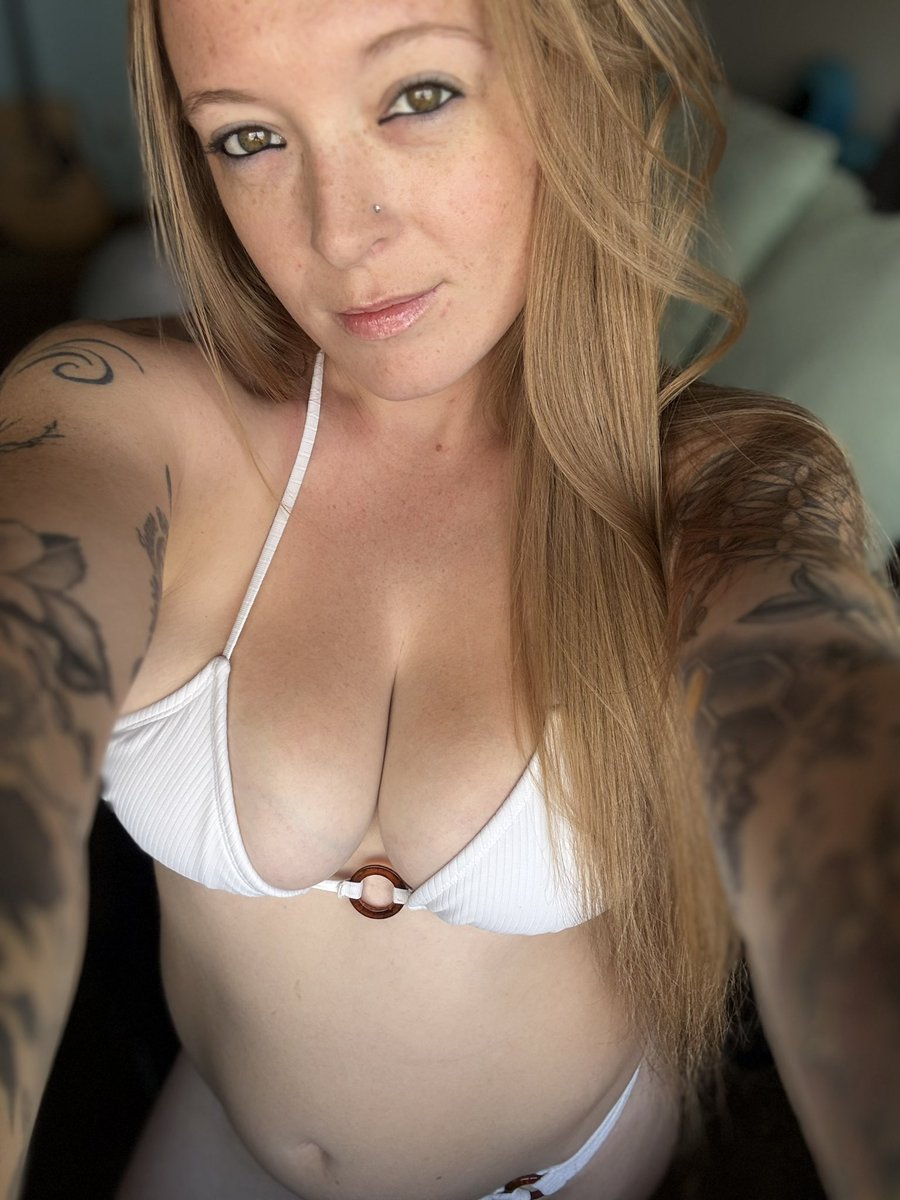 Sierra Autumn Rose 🥀 tweet media