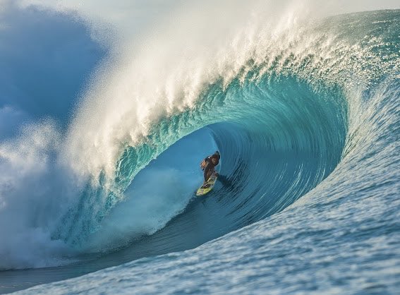 Leo_Livres's tweet image. Teahupoo = LE Graal 🏆💀  
Vagues 10m+, tubes parfaits, récif mortel 😱  
De Laird Hamilton à l’or olympique 2024 🥇  

Article qui rend hommage à la reine des vagues 👑🌊  
finelife.tv/fr/2026/02/27/…

T’as survécu ou t’attends ton tour ? 🔥 #Teahupoo #Surf #BigWave #JO
