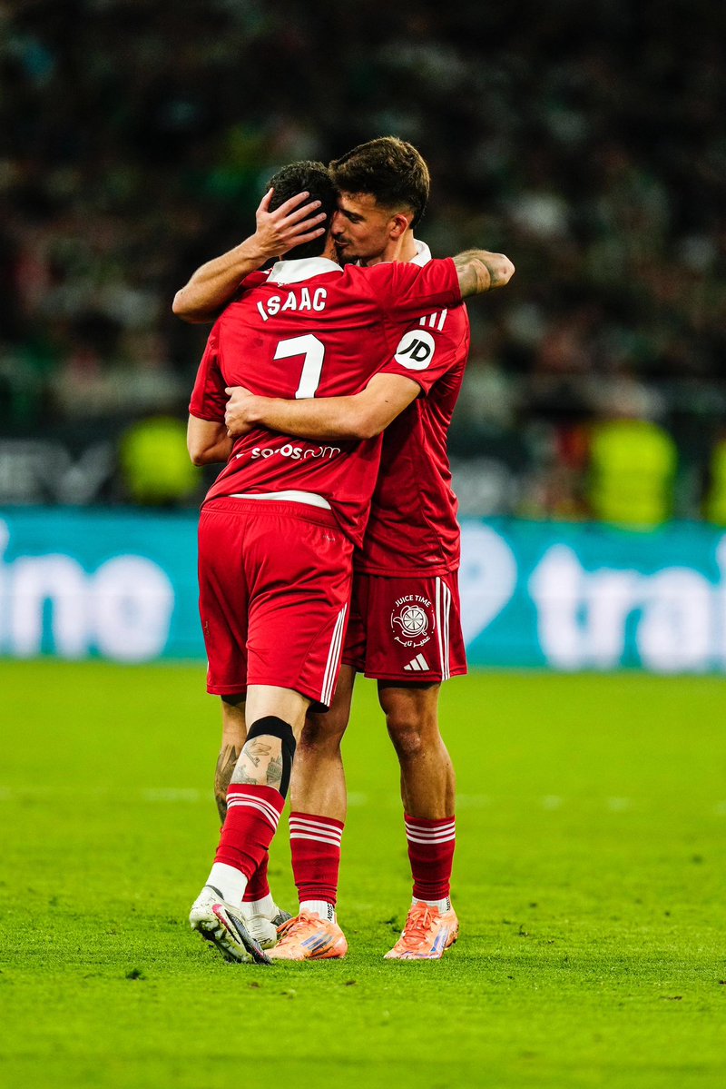 🫂 𝐒𝐞𝐧𝐭𝐢𝐦𝐢𝐞𝐧𝐭𝐨 𝐫𝐨𝐣𝐨 𝐲 𝐛𝐥𝐚𝐧𝐜𝐨 🤍❤️

👋🏽 ¡Buenos días, sevillistas!