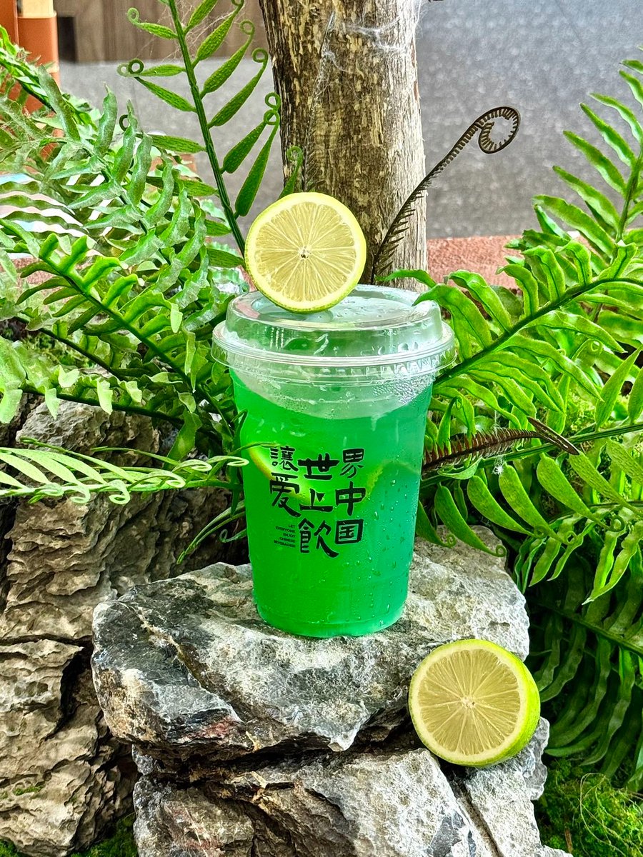 ksuhoazvxz's tweet image. 5-Minute Watermelon Mint Cooler! Blend 2 cups seedless watermelon, 5 mint leaves, 1 tsp lime juice. Top with ice—refreshing summer sip in seconds! #QuickDrinks #SummerVibes