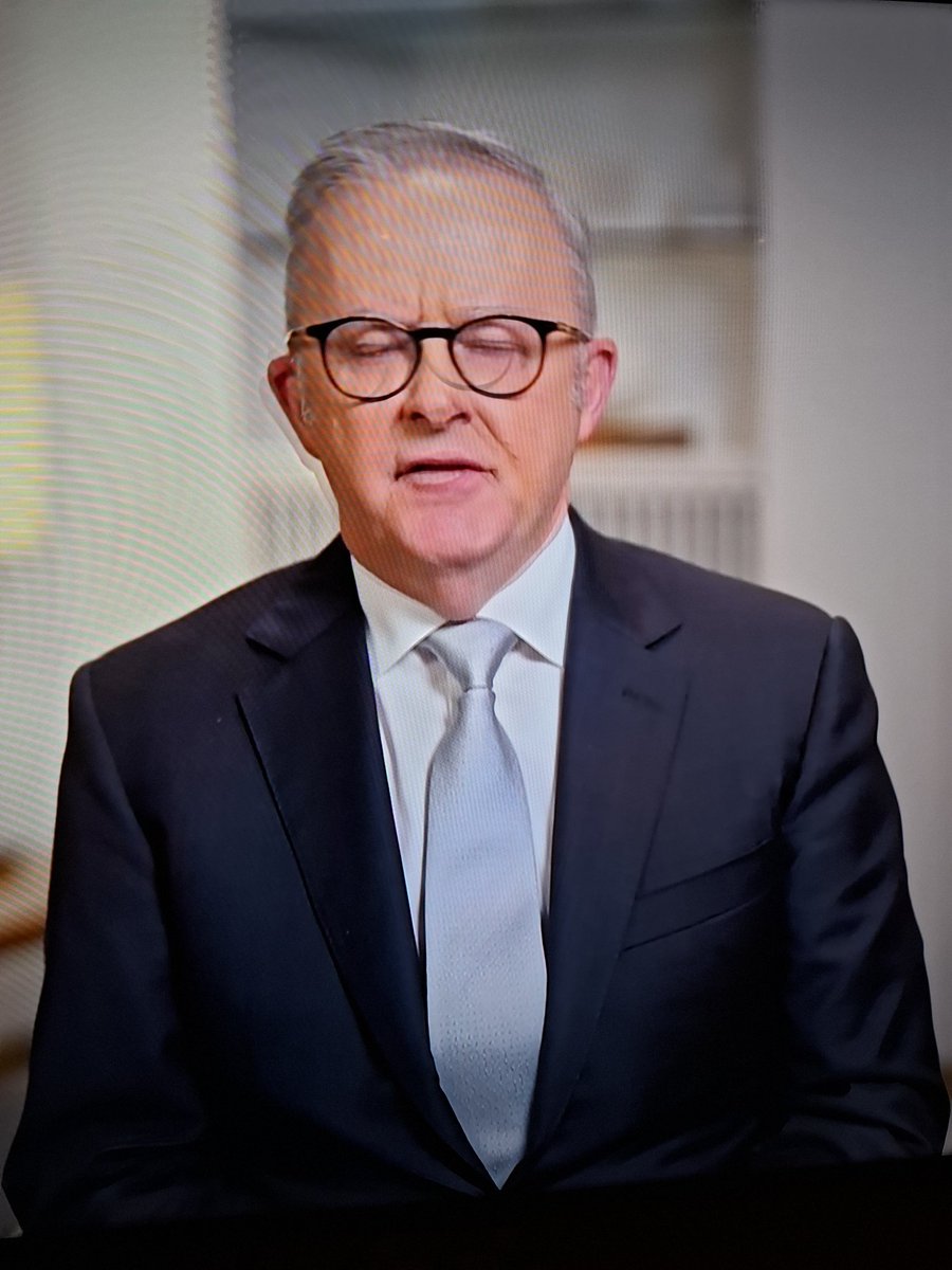 twofirstnames 🌻 tweet media